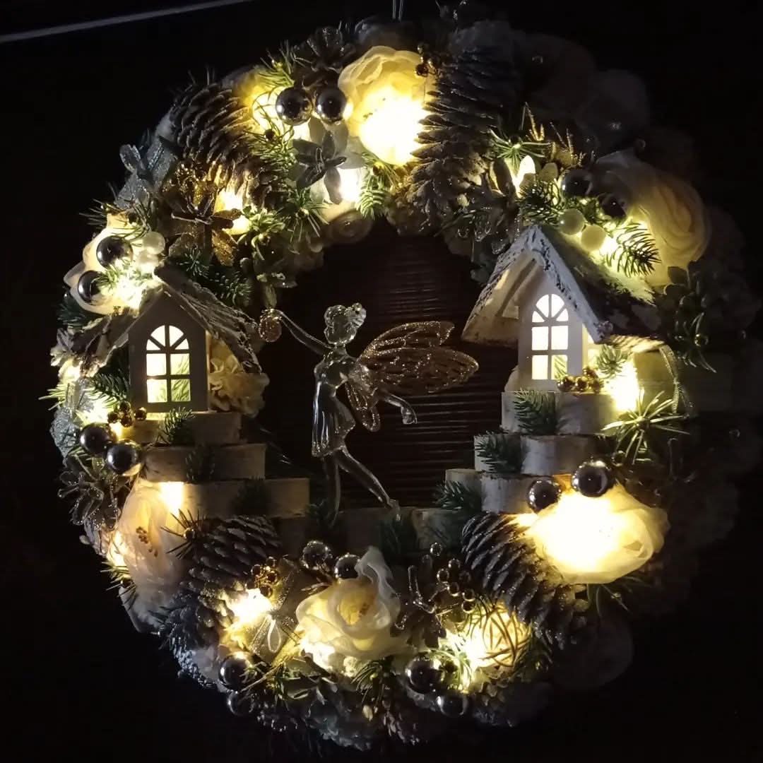 Luxurious 55CM LED Christmas Wreath Decoration