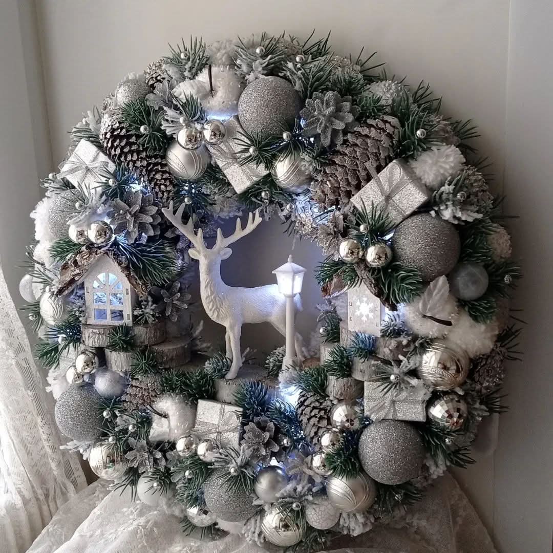 Luxurious 65CM LED Christmas Wreath Decoration