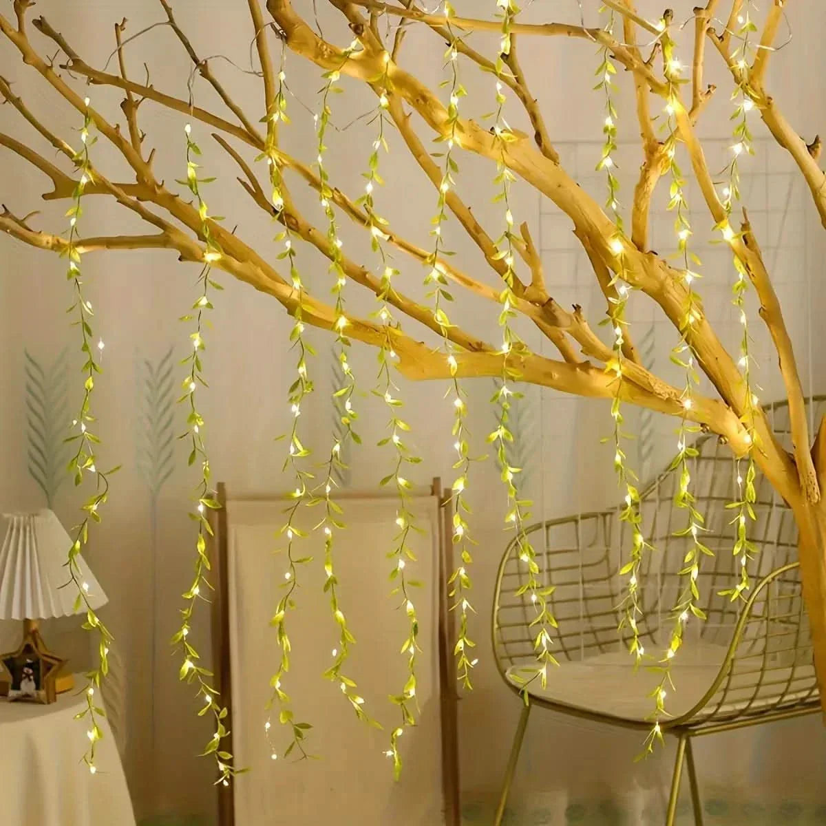 Iluminação Natalina com Folhas – Encanto e Magia em Cada Detalhe