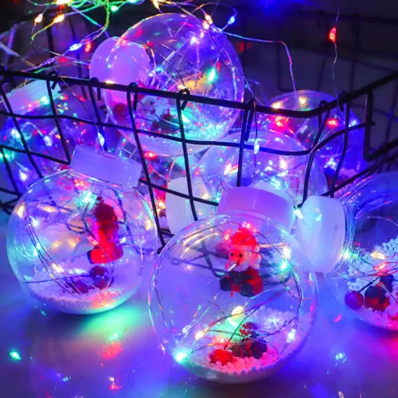 Decoração Natalina com Cortina de Luzes LED em Formato de Globos