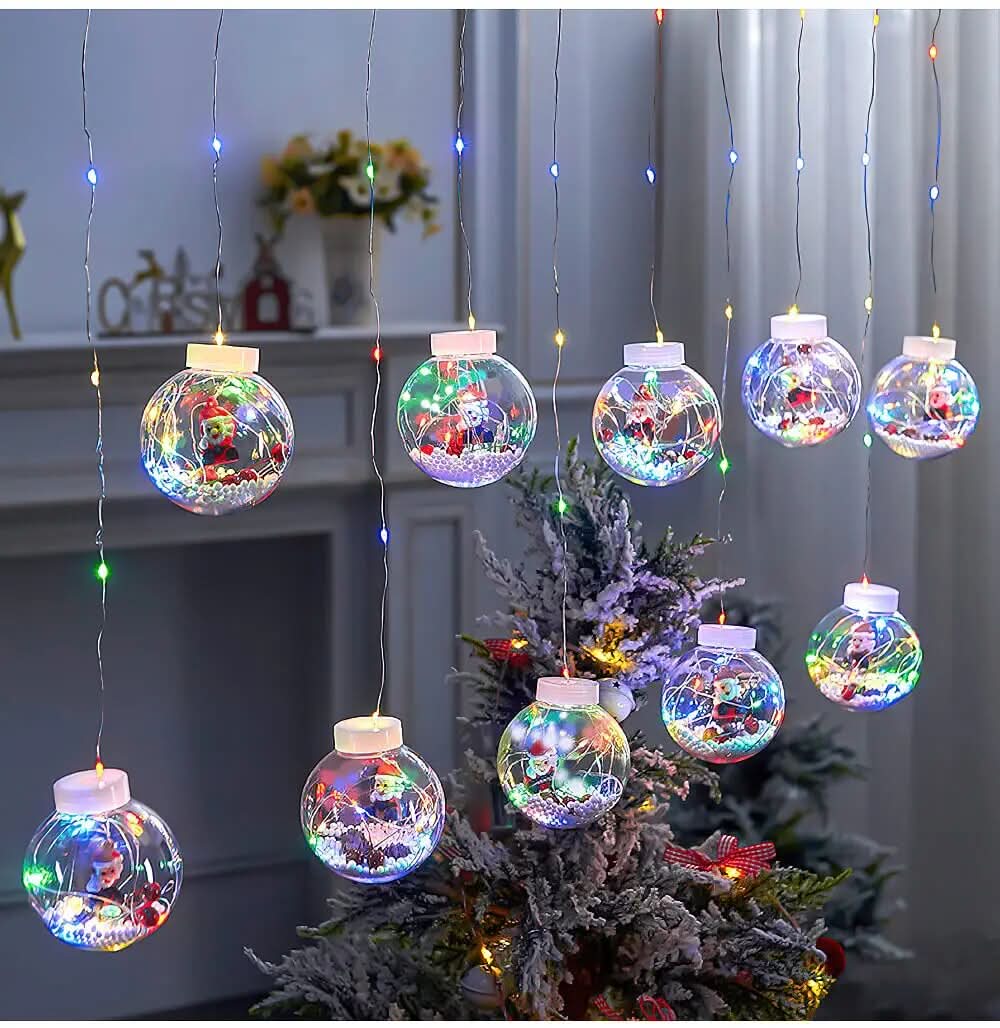 Decoração Natalina com Cortina de Luzes LED em Formato de Globos