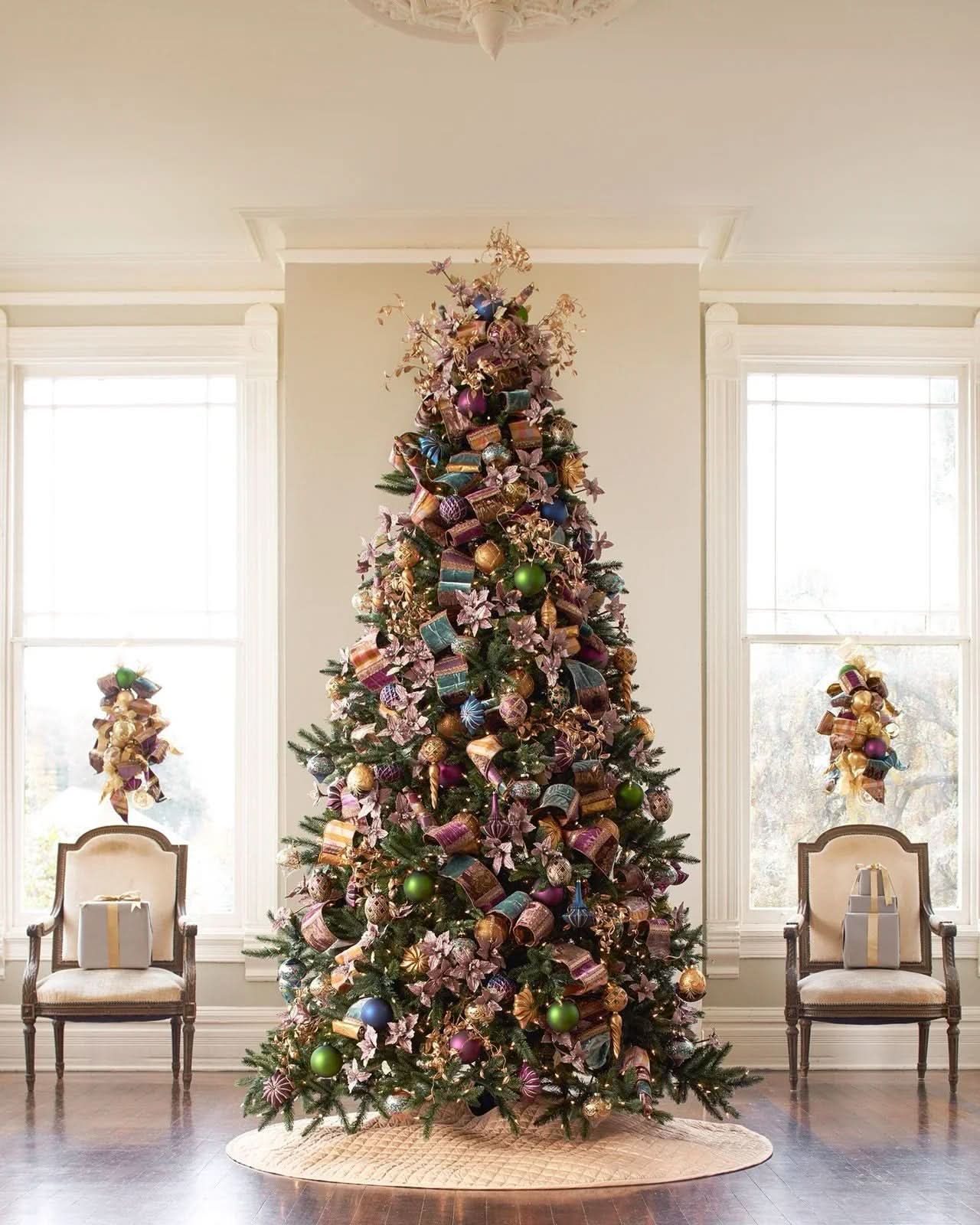 Árvore de Natal California Baby Redwood com Galhos Flexíveis, Estrutura Metálica e Micro LEDs Integrados
