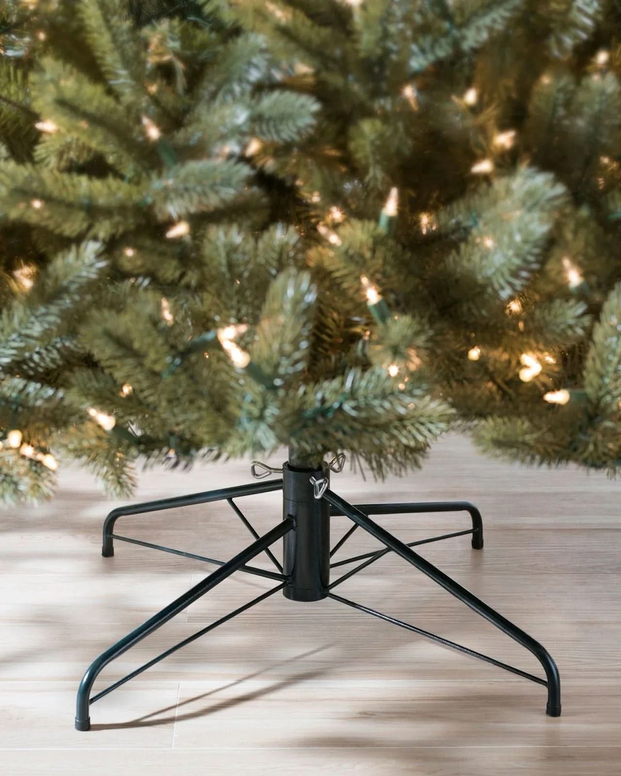 Árvore de Natal Vermont White Spruce com Galhos Flexíveis, Base Metálica e Micro LEDs Integrados