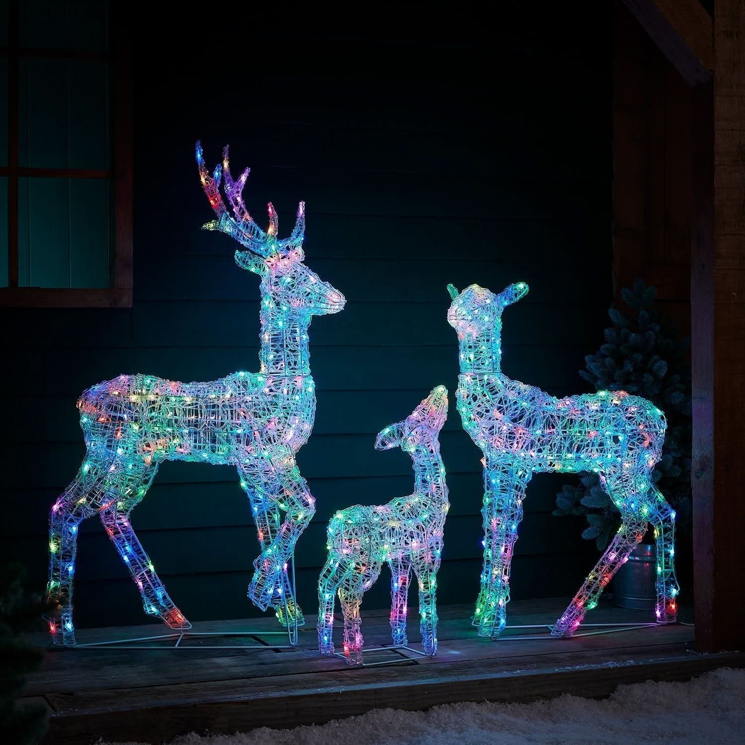 Conjunto de Renas Iluminadas com LED RGB Inteligente e Controle Wi-Fi