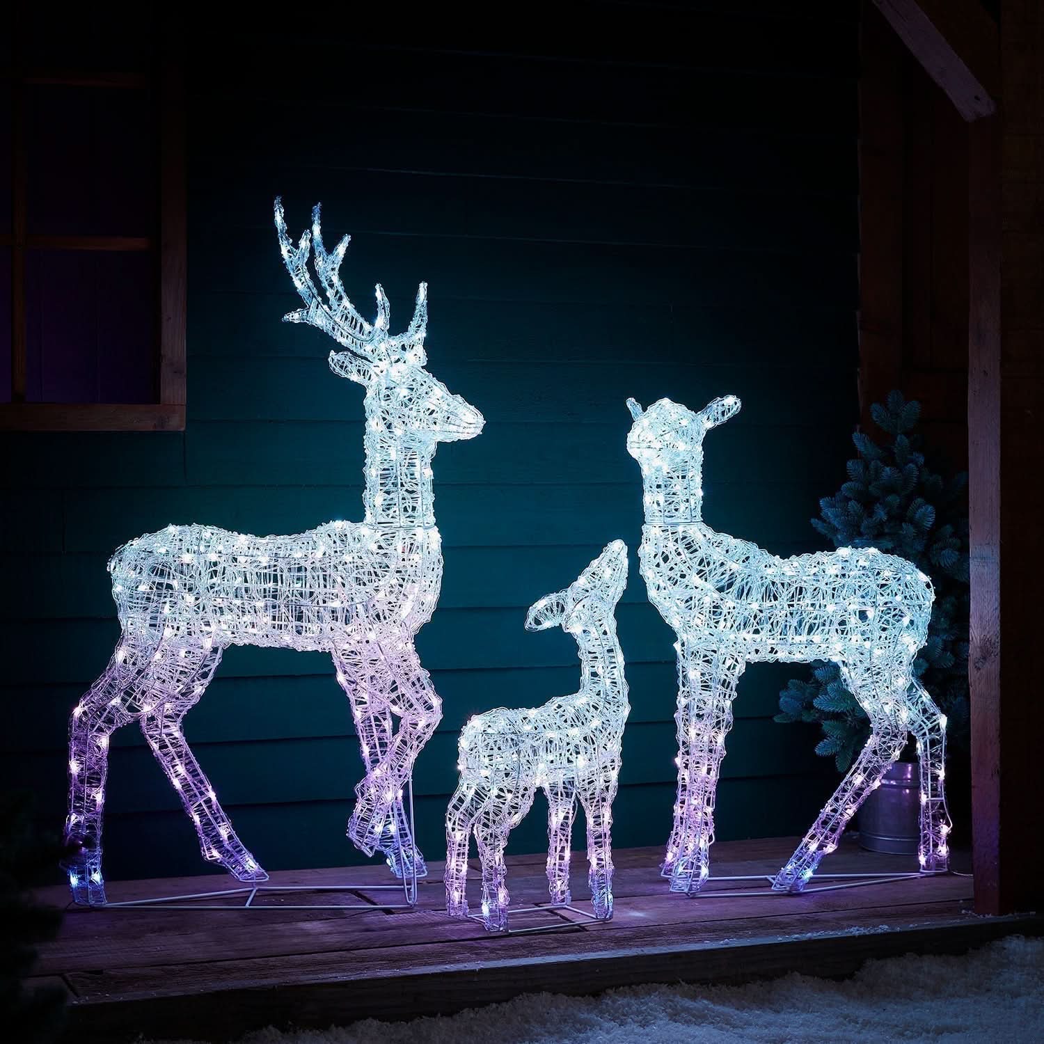 Conjunto de Renas Iluminadas com LED RGB Inteligente e Controle Wi-Fi