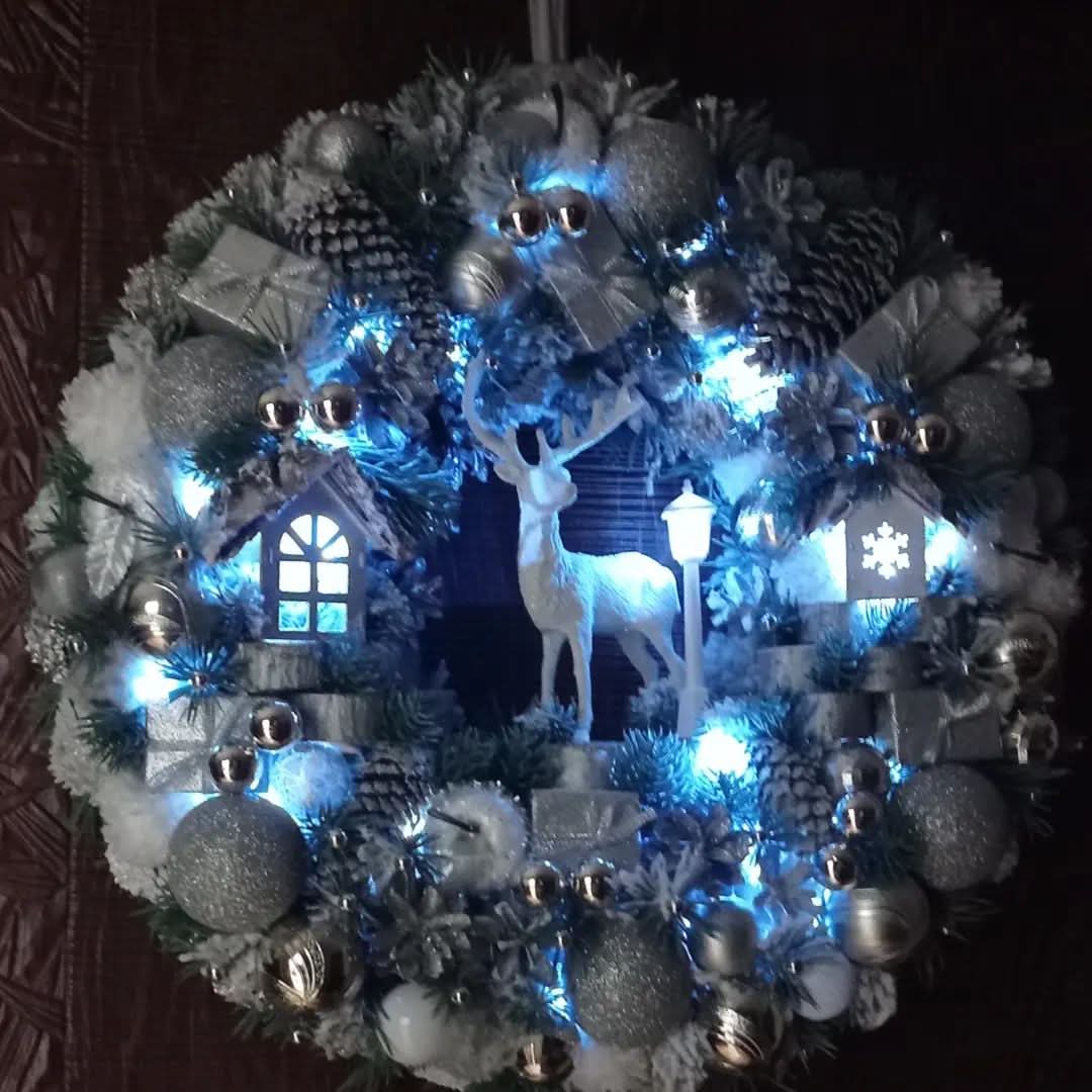 Luxurious 65CM LED Christmas Wreath Decoration