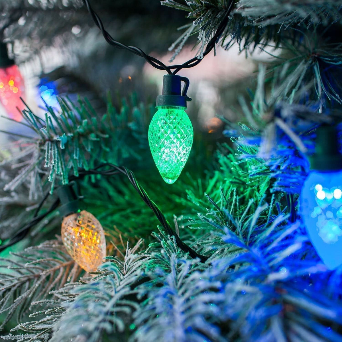 Conjunto de 60 Luzes de Natal C7 Multicoloridas em Formato de Pinha
