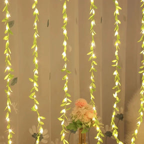 Iluminação Natalina com Folhas – Encanto e Magia em Cada Detalhe