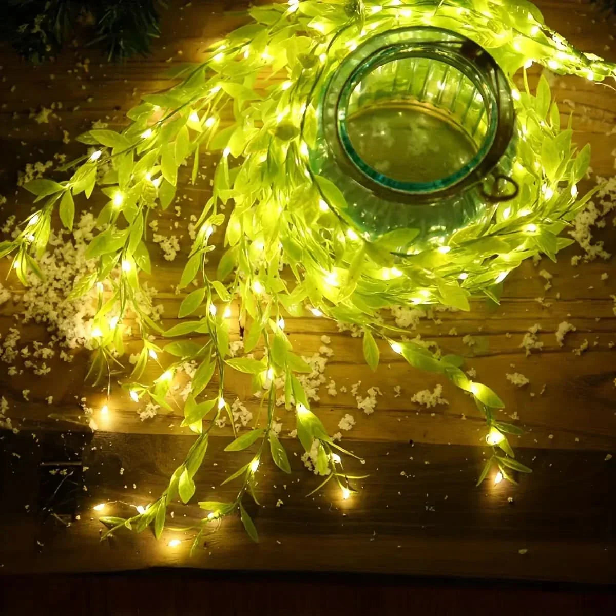 Iluminação Natalina com Folhas – Encanto e Magia em Cada Detalhe