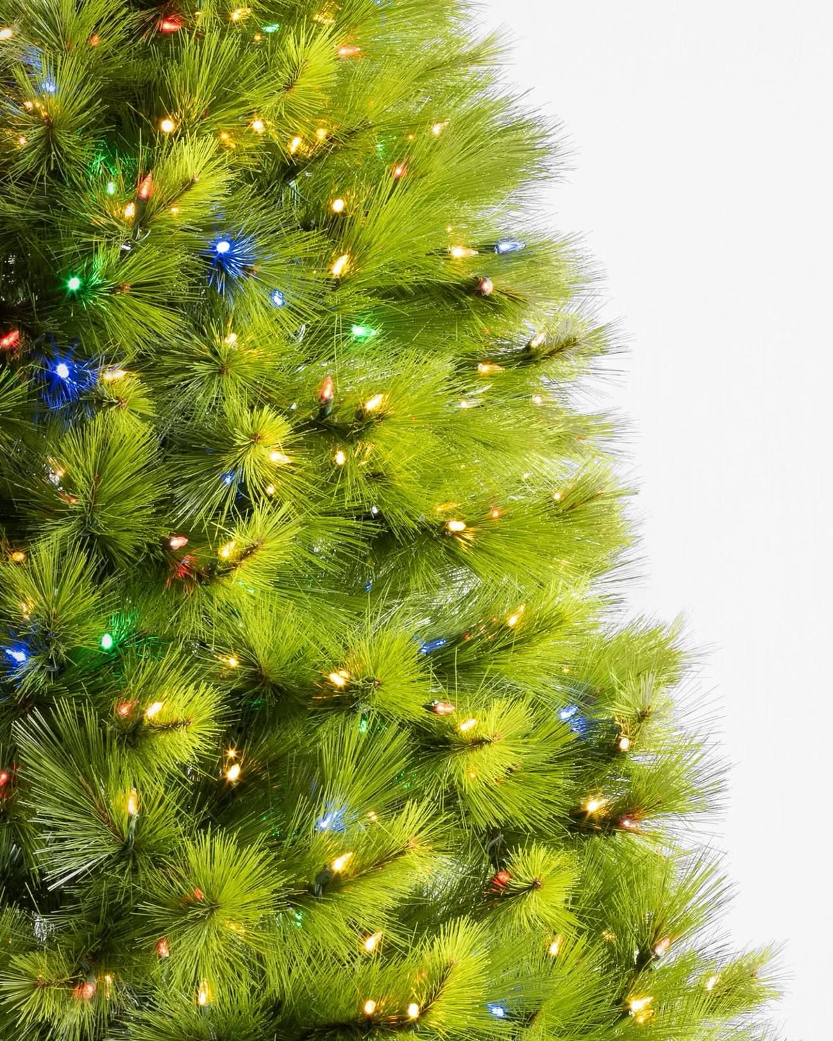 Árvore de Natal Verde Monterey Pine com Galhos Longos, Base Metálica e Micro LEDs Coloridos Integrados