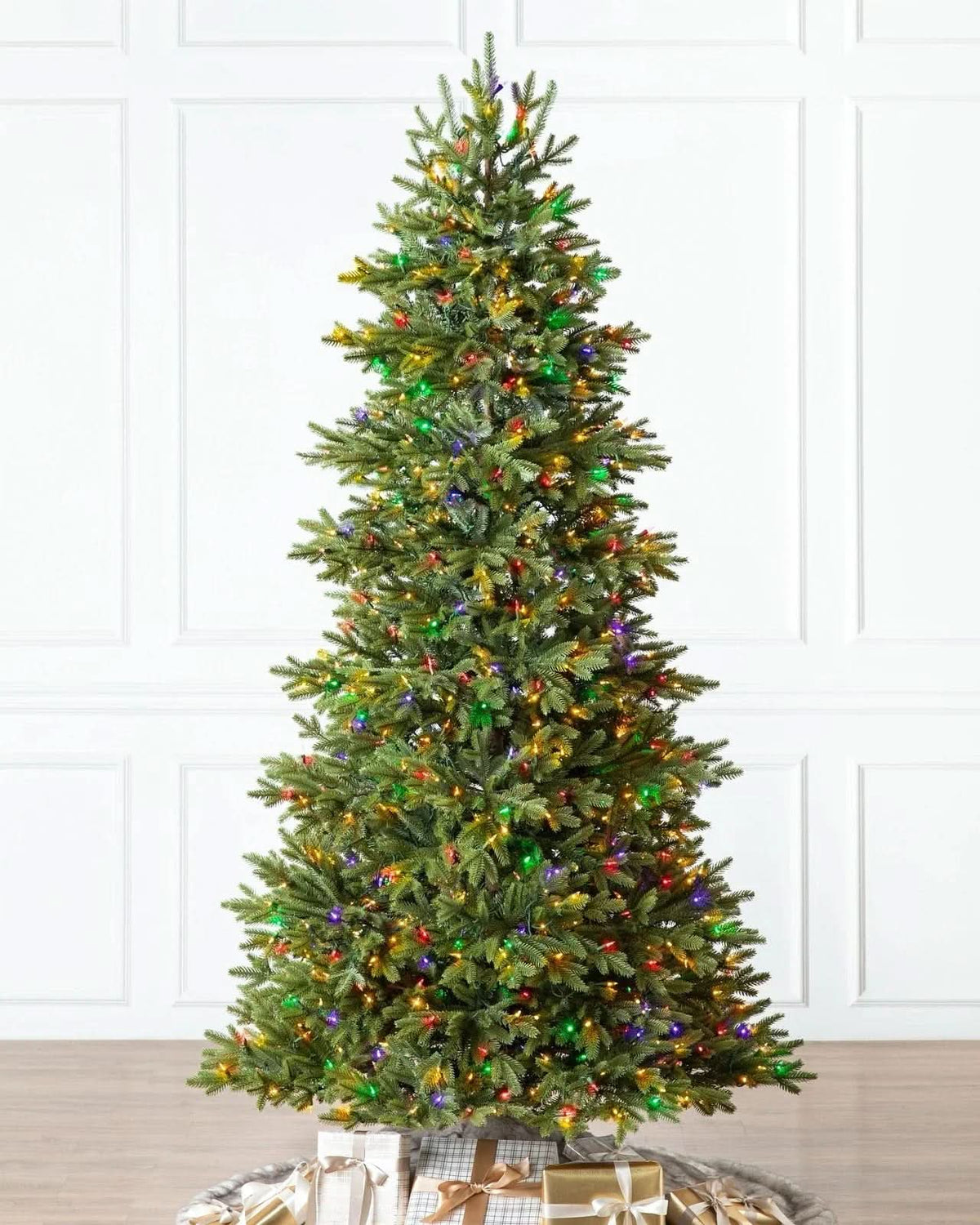 Árvore de Natal Norway Spruce com Galhos Ajustáveis, Base Metálica e Micro LEDs Coloridos Integrados