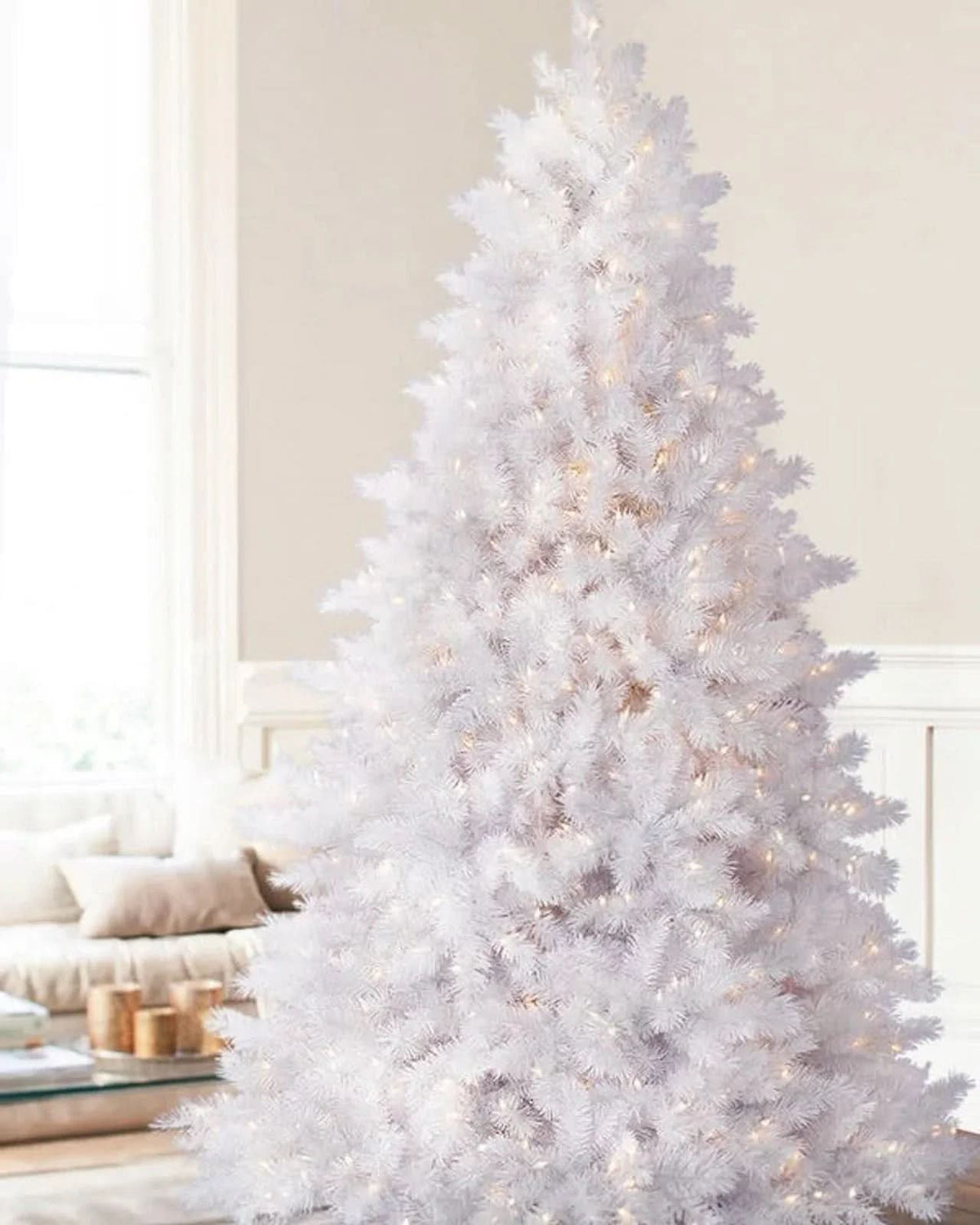 Árvore de Natal Branca Classic com Galhos Flexíveis, Base Metálica e Micro LEDs Integrados