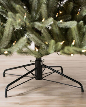 Árvore de Natal Sanibel Spruce com Galhos Flexíveis, Base Metálica e Micro LEDs Integrados