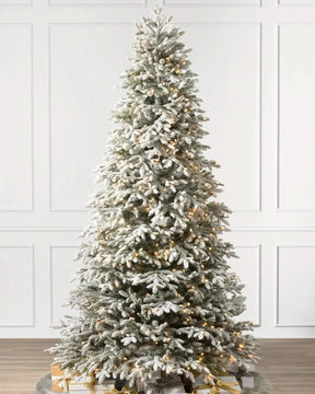 Árvore de Natal Nevada Frosted Fraser com Galhos Flexíveis, Base Metálica e Micro LEDs Integrados