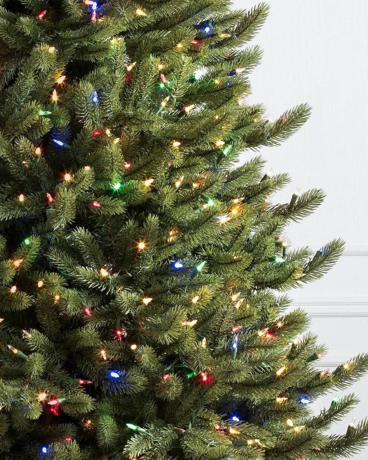 Árvore de Natal Fir com Galhos Flexíveis, Base Metálica e Micro LEDs Coloridos Integrados