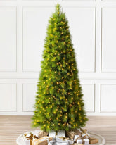Árvore de Natal Slim Monterey Pine com Galhos Flexíveis, Base Metálica e Micro LEDs Integrados