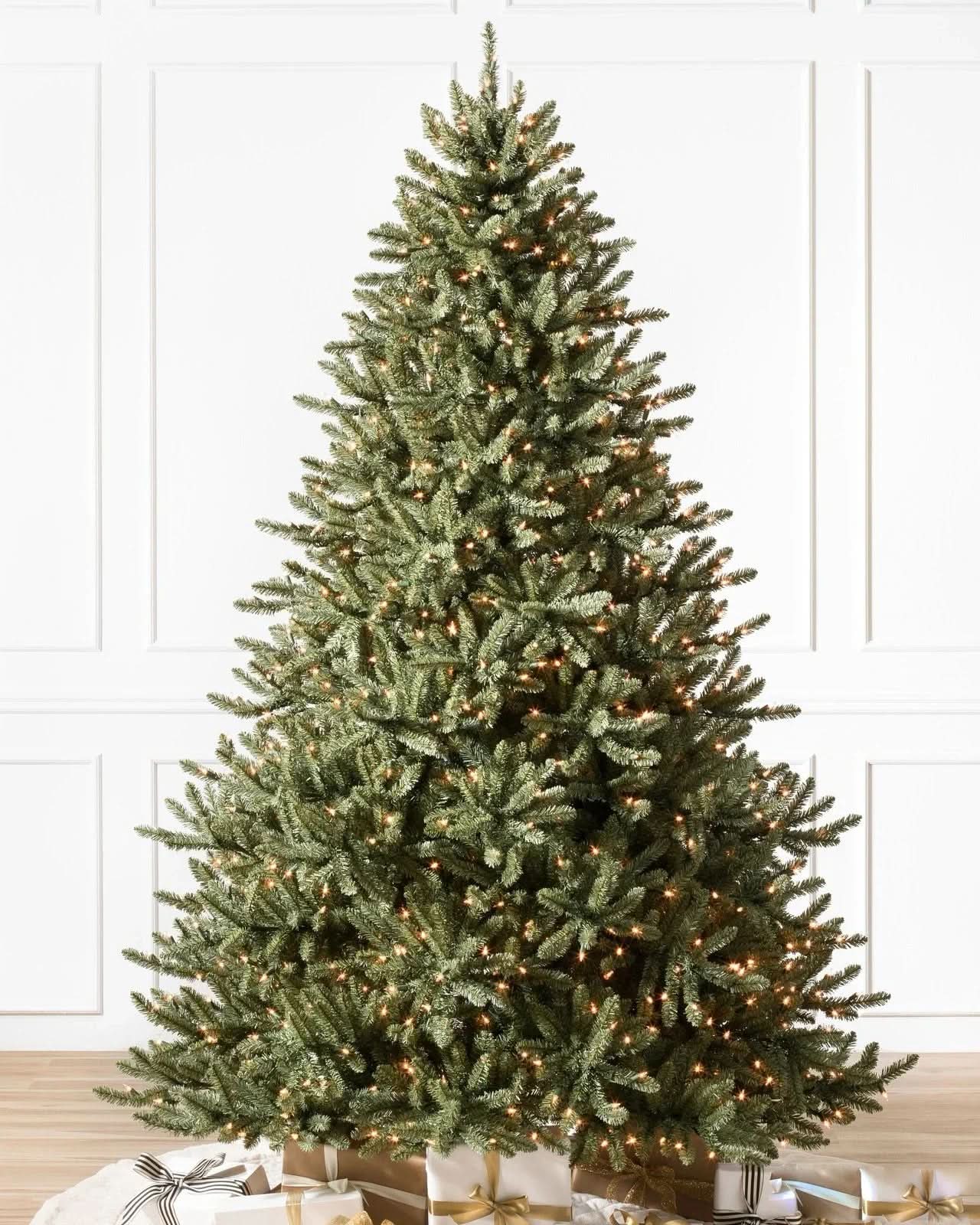 Árvore de Natal Blue Spruce Clássica com Galhos Flexíveis, Base Metálica e Micro LEDs Integrados