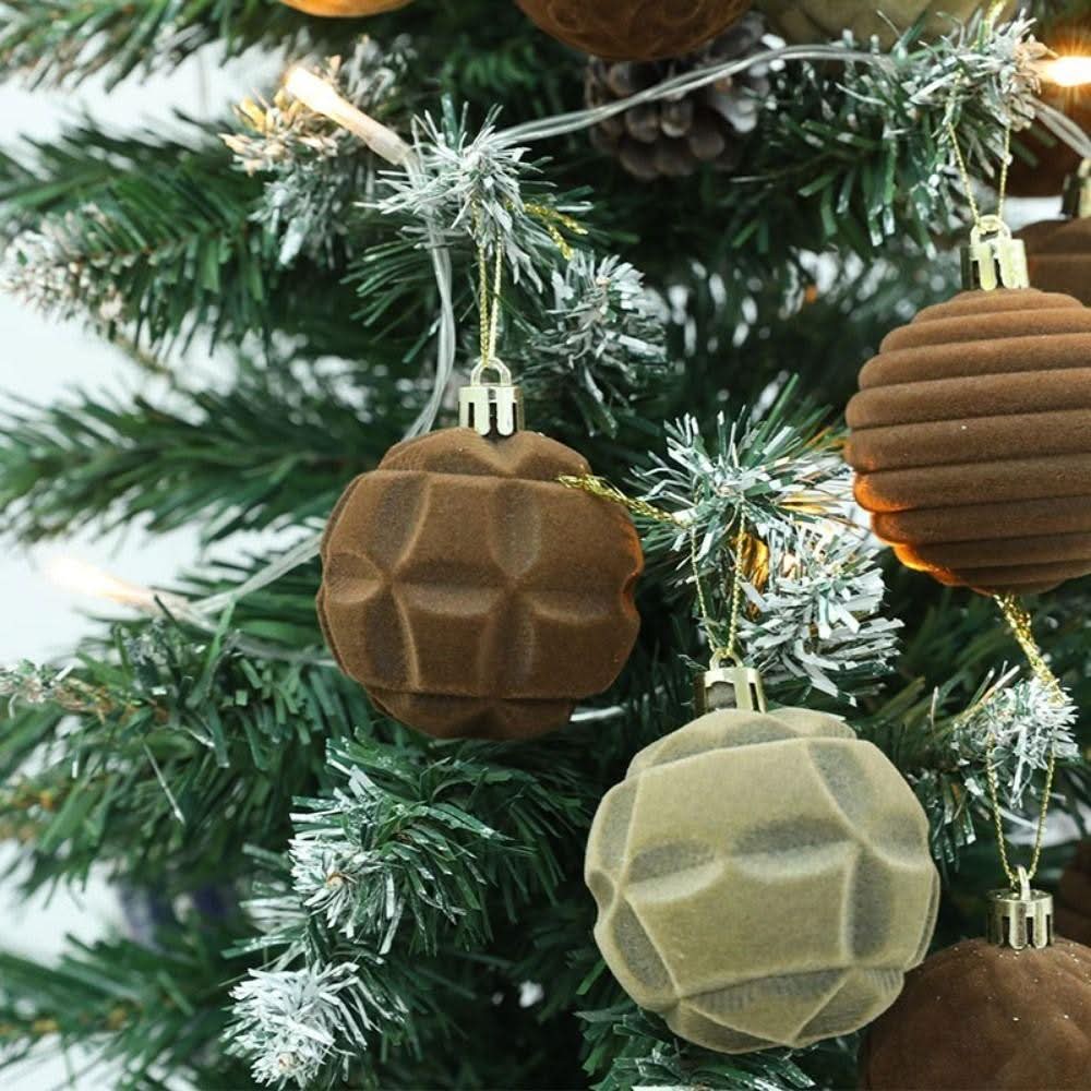 Conjunto de 12 Bolas de Natal de 6 cm em Plástico com Acabamento em Veludo